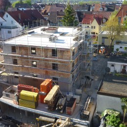 Mehrfamilienhäuser Schwenningen Charlottenstraße: Rohbau Haus 1 fertiggestellt