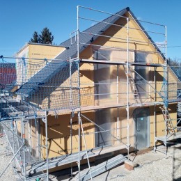 Neubau Einfamilienhaus Bad Dürrheim: Das Gebäude ist aufgerichtet und das Dach ist eingedeckt